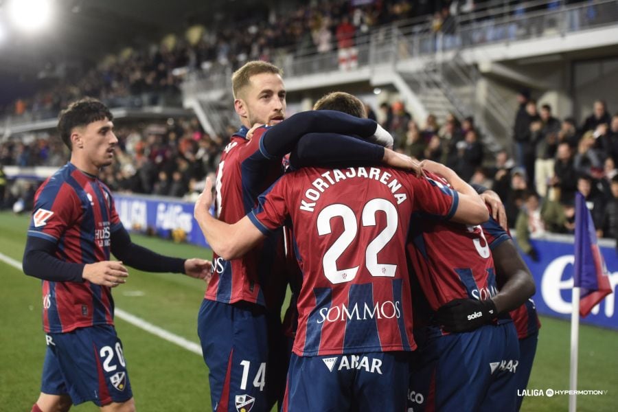 La SD Huesca celebra el gol de la victoria ante el Tenerife