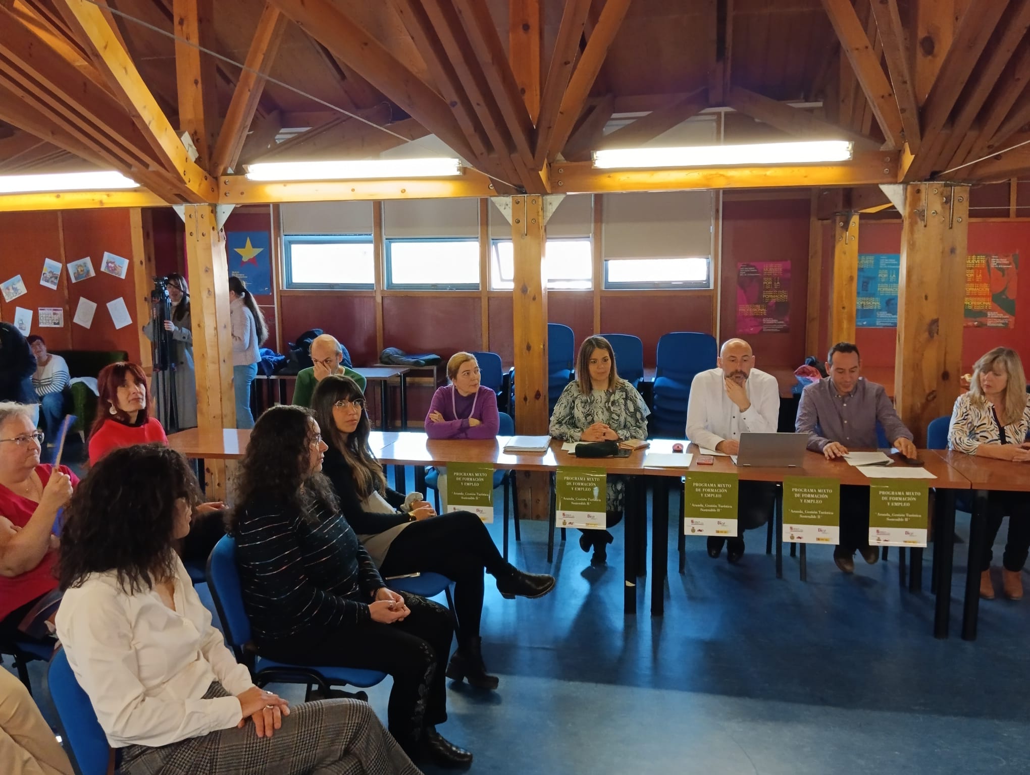 La Casa de los Fantasmas acogió la clausura del taller con la presencia de los concejales Juan Manuel Martín, Viñas Ortuño y Andrés Gonzalo