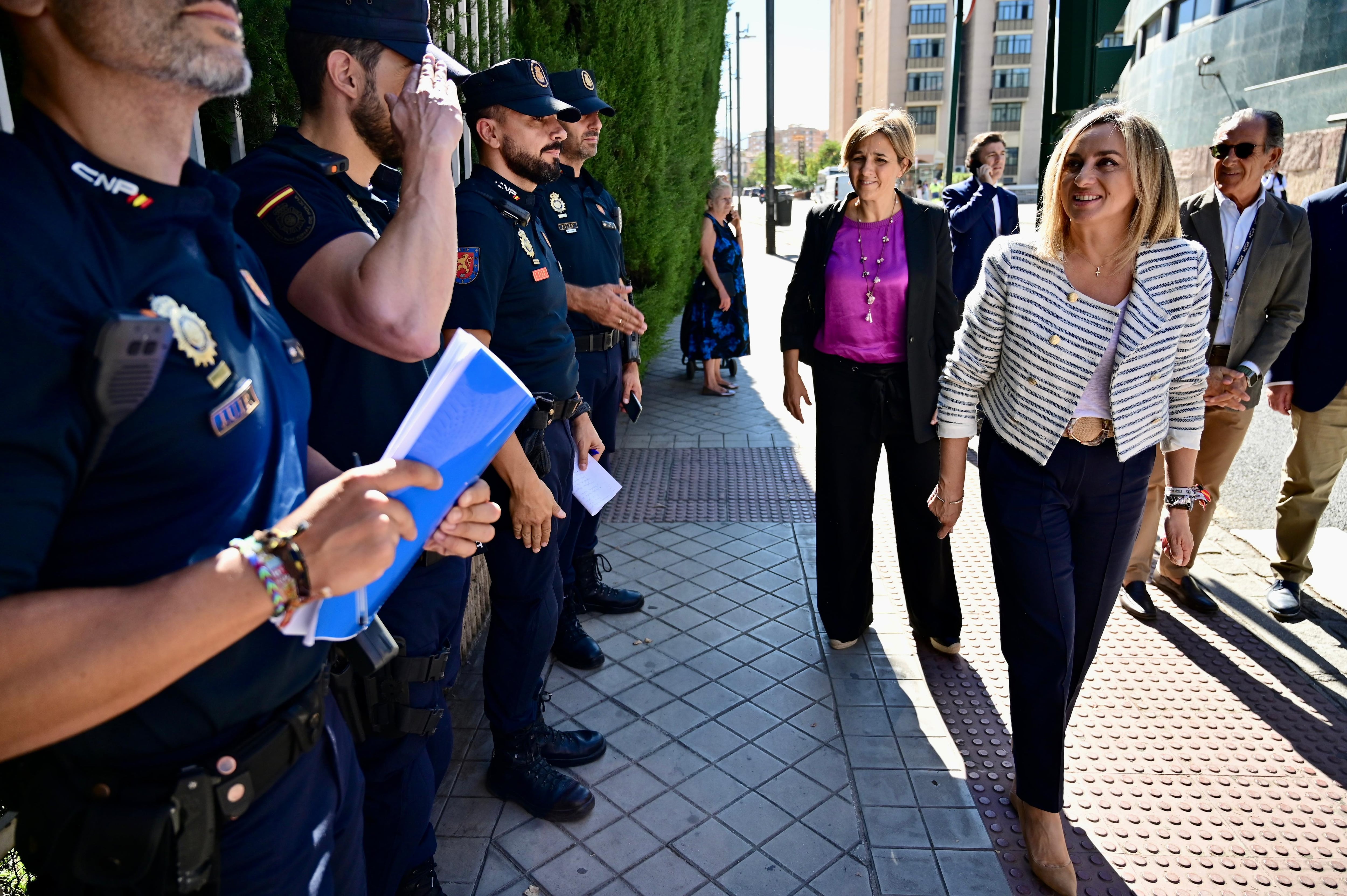 La alcaldesa de Granada, Marifrán Carazo, en la visita a los preparativos del Palacio de Congresos ante las Cumbres Europeas