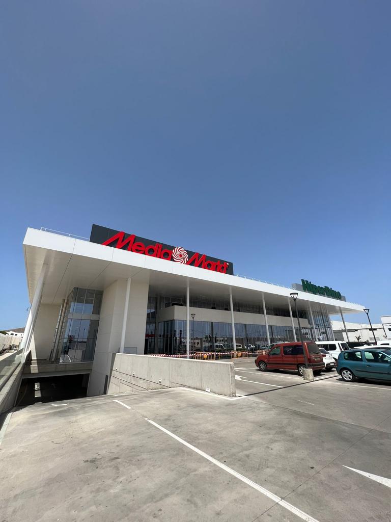 Fachada de la primera tienda de MediaMarkt en Lanzarote.