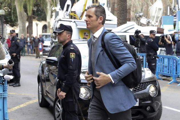 FOTOGALERÍA | Iñaki Urdangarin llega a la Audiencia de Palma.