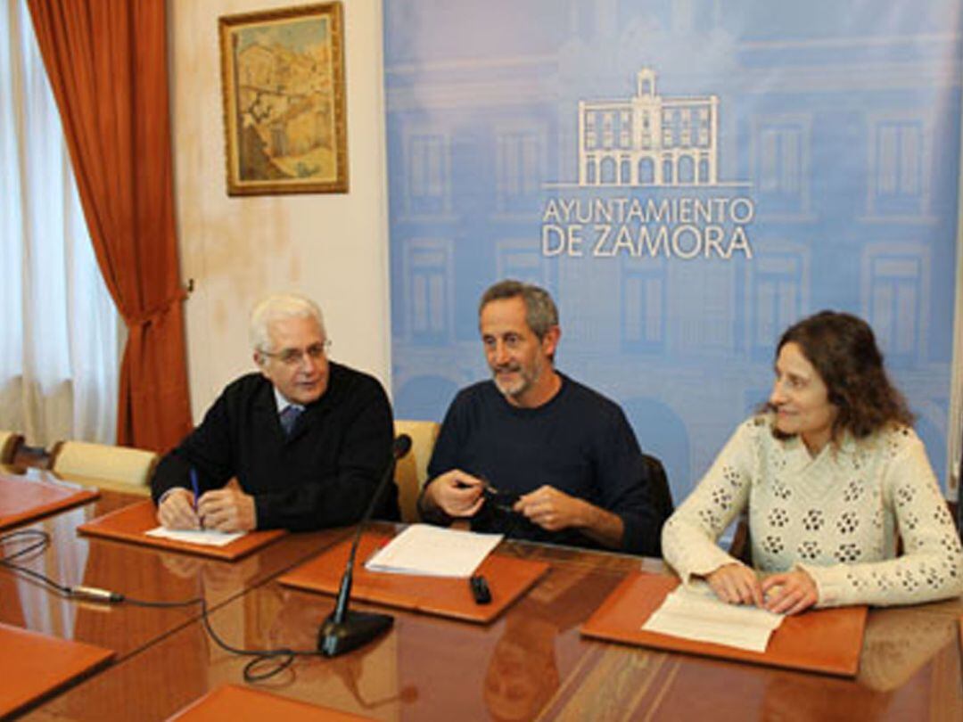 Presentación del convenio entre el Ayuntamiento de Zamora y DAZ para el control de colonias felinas en noviembre de 2017