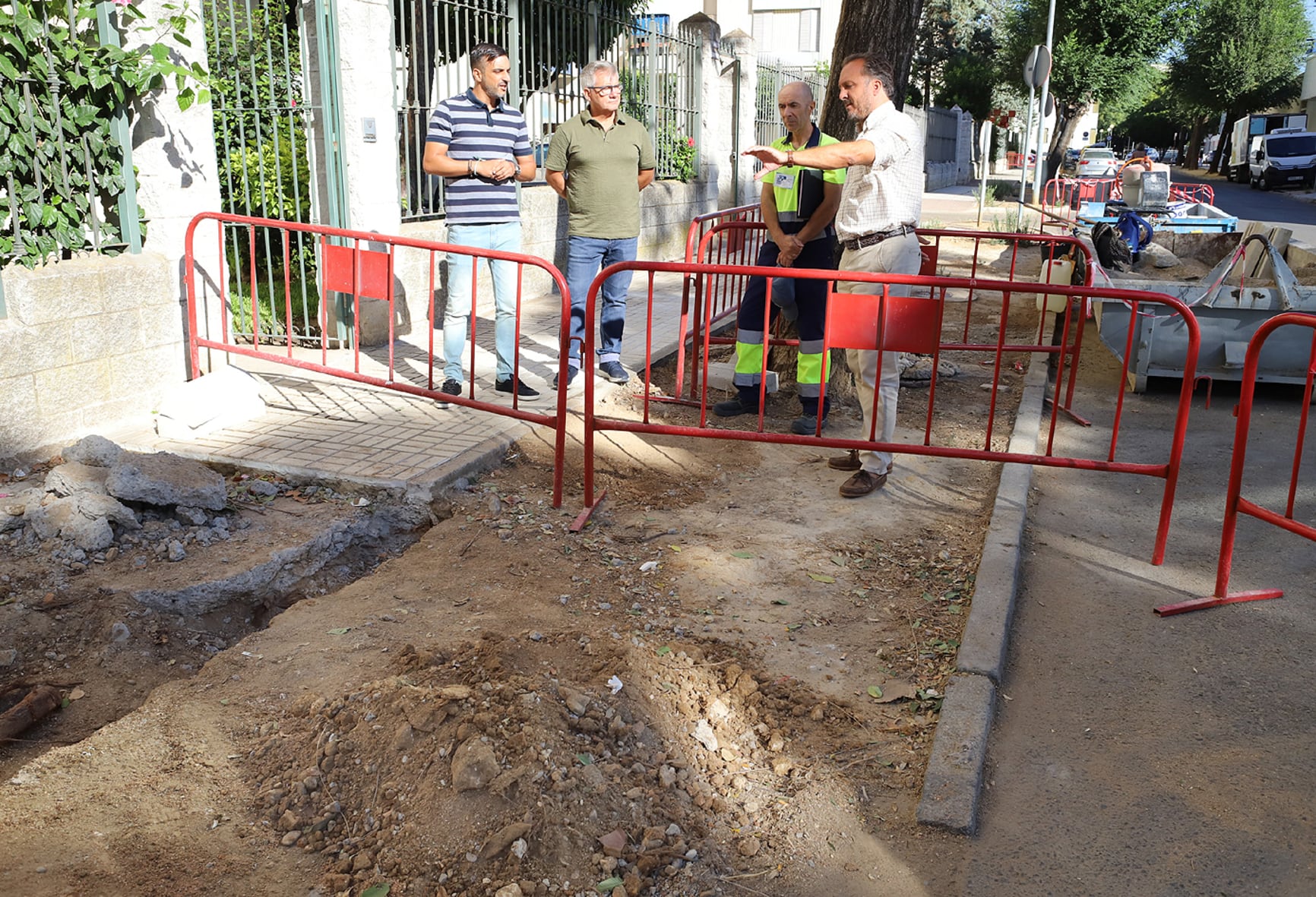 José Antonio Díaz durante su visita a las obras