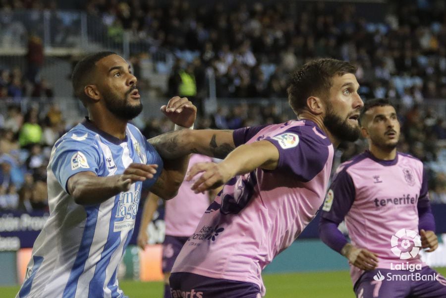 Sipcic sacó bajo palos un gol cantado del Málaga en la primera mitad.