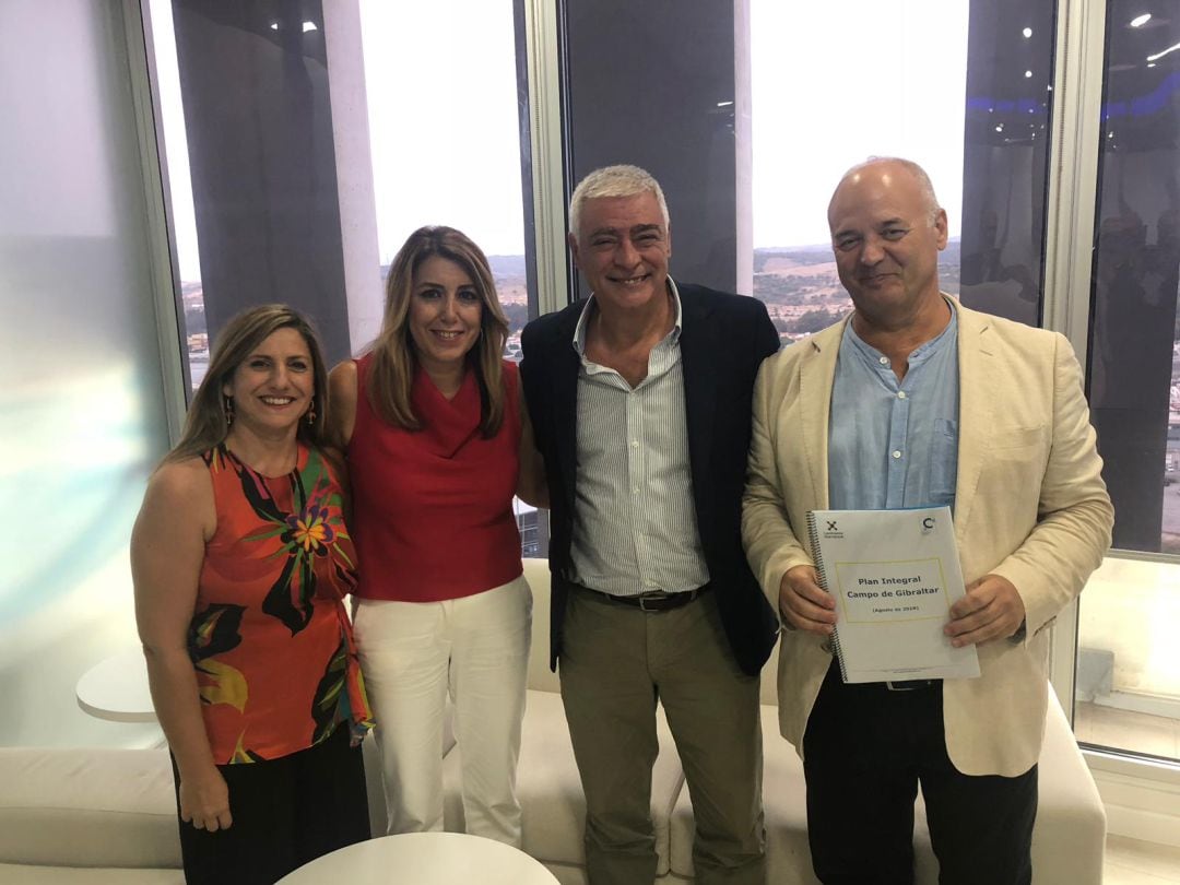 Susana Díaz, junto a la presidenta de la diputación de Cádiz, Irene García y los responsables de las Cooridnadoras antidroga del Campo de Gibraltar