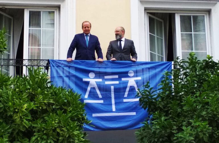 Marcos Camacho, decano del Colegio de abogados de Jerez junto a Luciano García, diputado responsable del turno de oficio