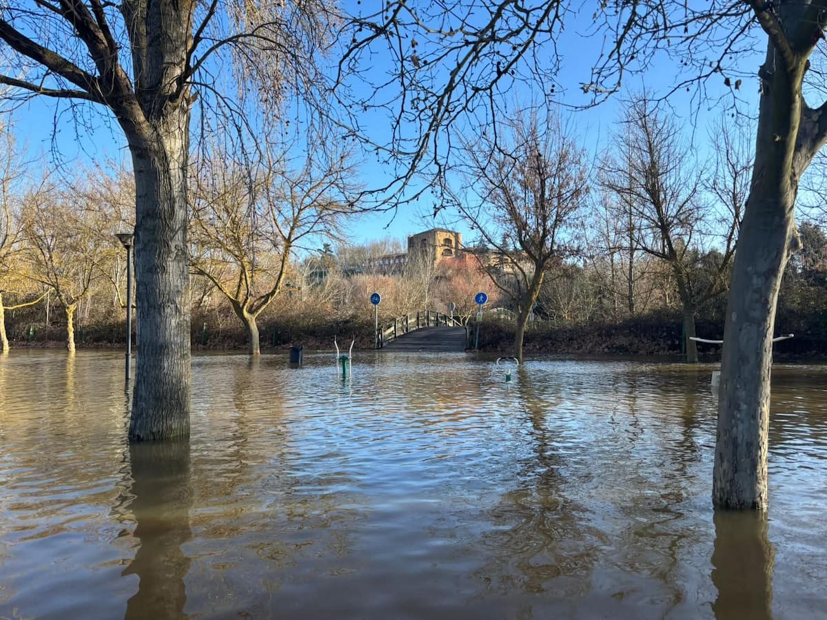 Once avisos en la provincia por la crecida de los ríos. Carreteras cortadas en varios tramos