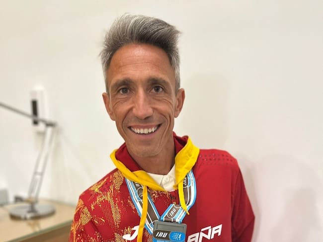 Seve Felipe posa con la medalla