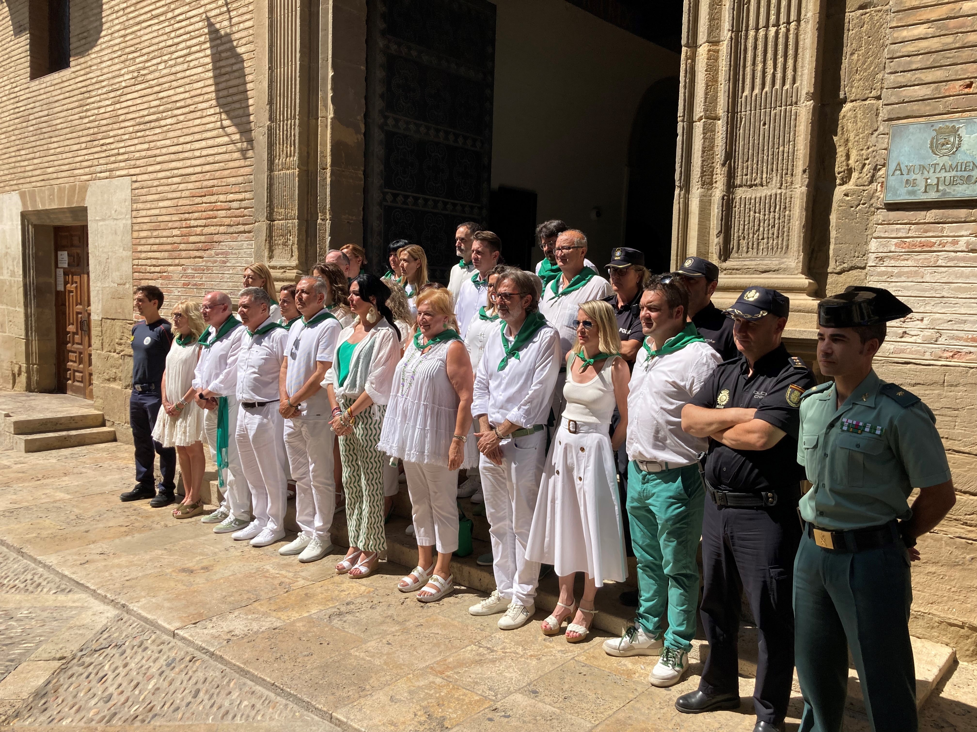 Minuto de silencio en repulsa a la tercera denuncia por agresión sexual