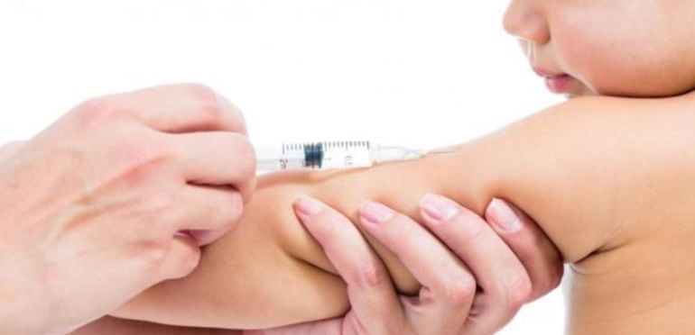 Se reduce a la mitad la pauta de vacunación entre los 2 y los 11 meses en Castilla - La Mancha