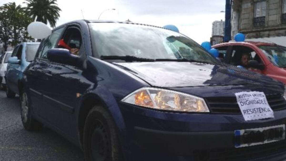 Funcionarios de Justicia retoman las protestas con una caravana de coches
