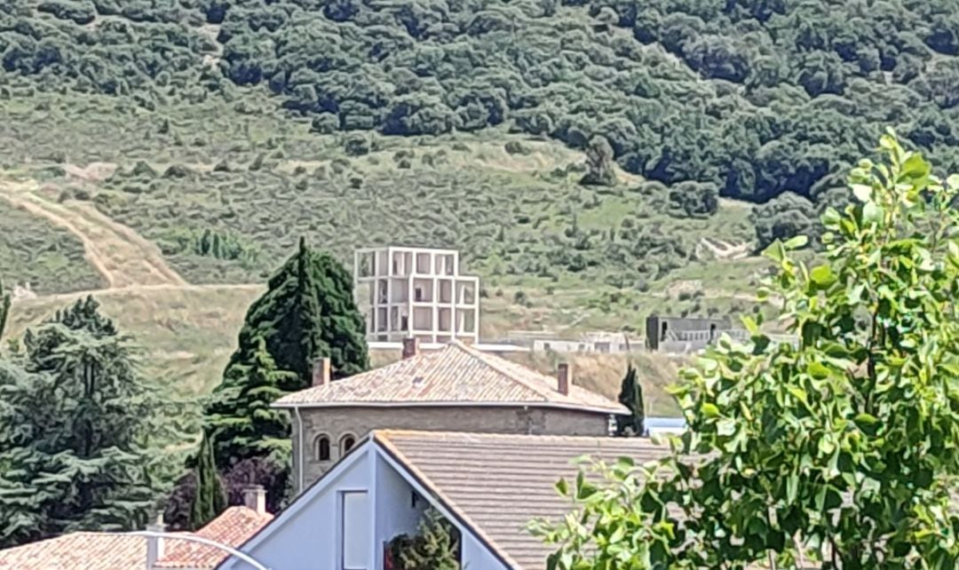 Así luce el edificio que continuará con su construcción.