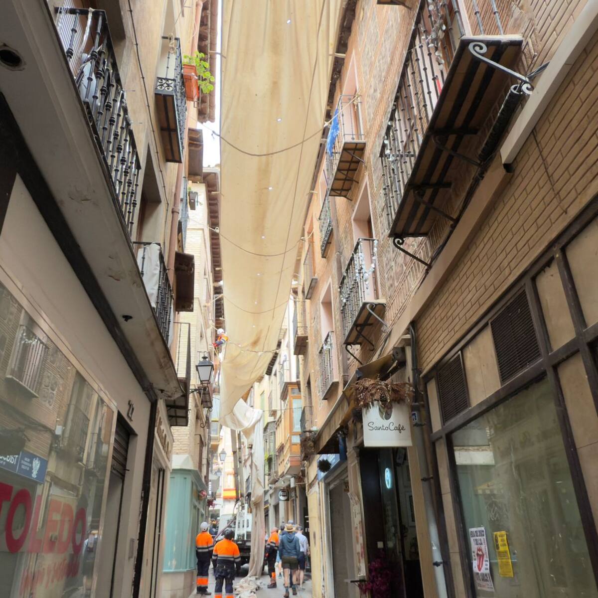 Colocados los primeros toldos del Corpus en el Casco Histórico de Toledo