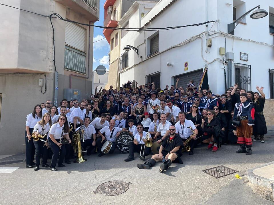 La banda, festeja el premio