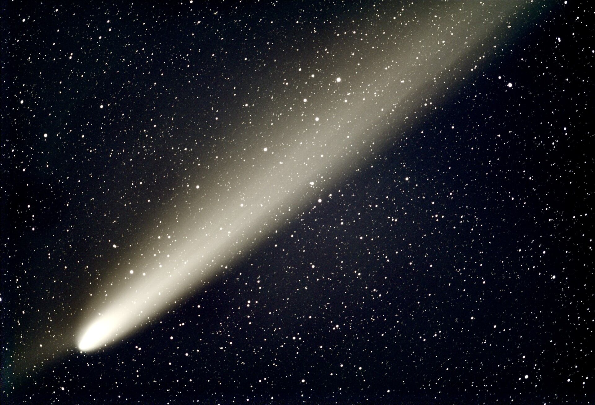 Cometa C/2023 A3 fotografiado desde Ávila