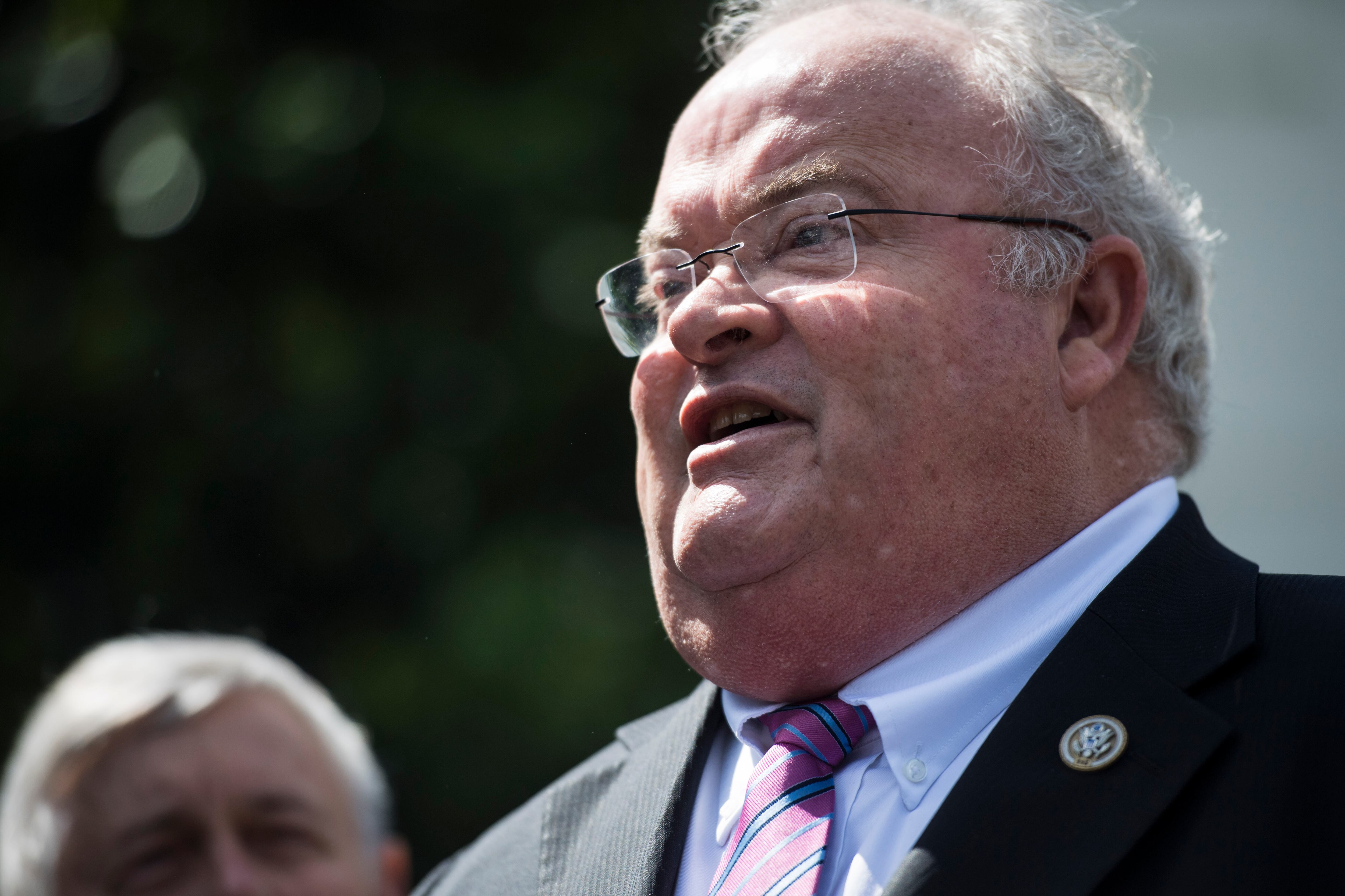 Billy Long comparece ante los medios después de una reunión con Donald Trump