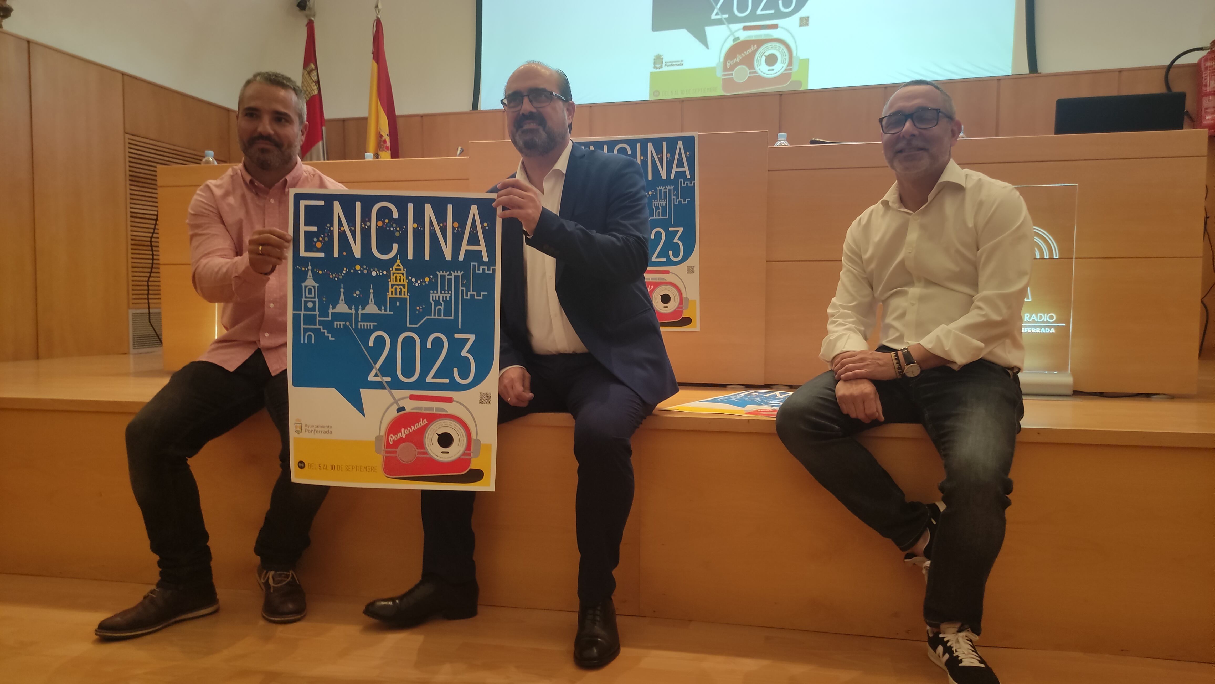 El concejal David Pacios (CB) junto al alcalde, Marco Morala (PP) y el concejal de Fiestas, Carlos Cortina (PP)