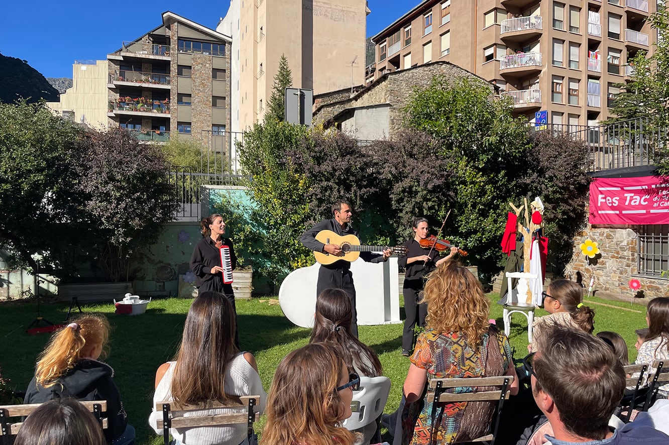 Un moment de l'espectacle 'Camins que parlen' de la companyia La Fanga Escènica  al FesTac.