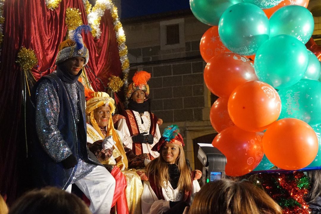 La cabalgata de los Reyes a su paso por la localidad churra