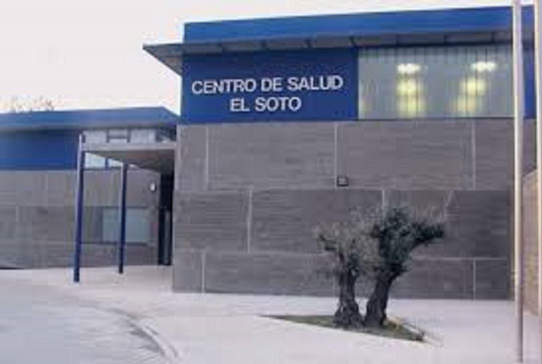 Fachada del centro de salud El Soto de Móstoles