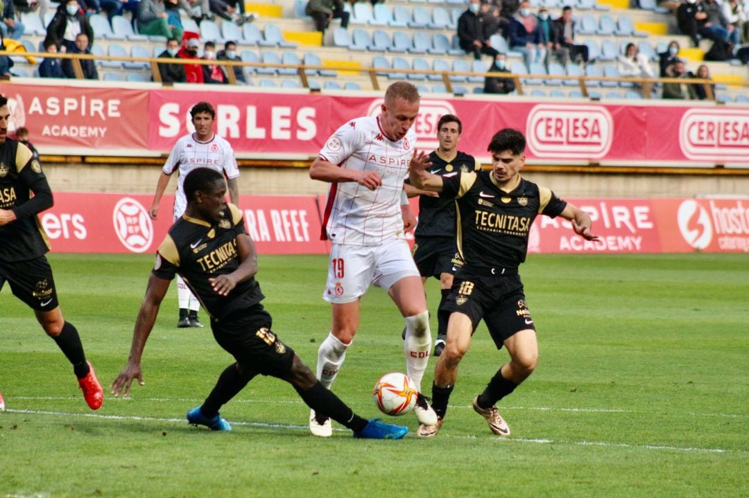 Una lesión apartará a Obolskii de los terrenos de juego varias semanas