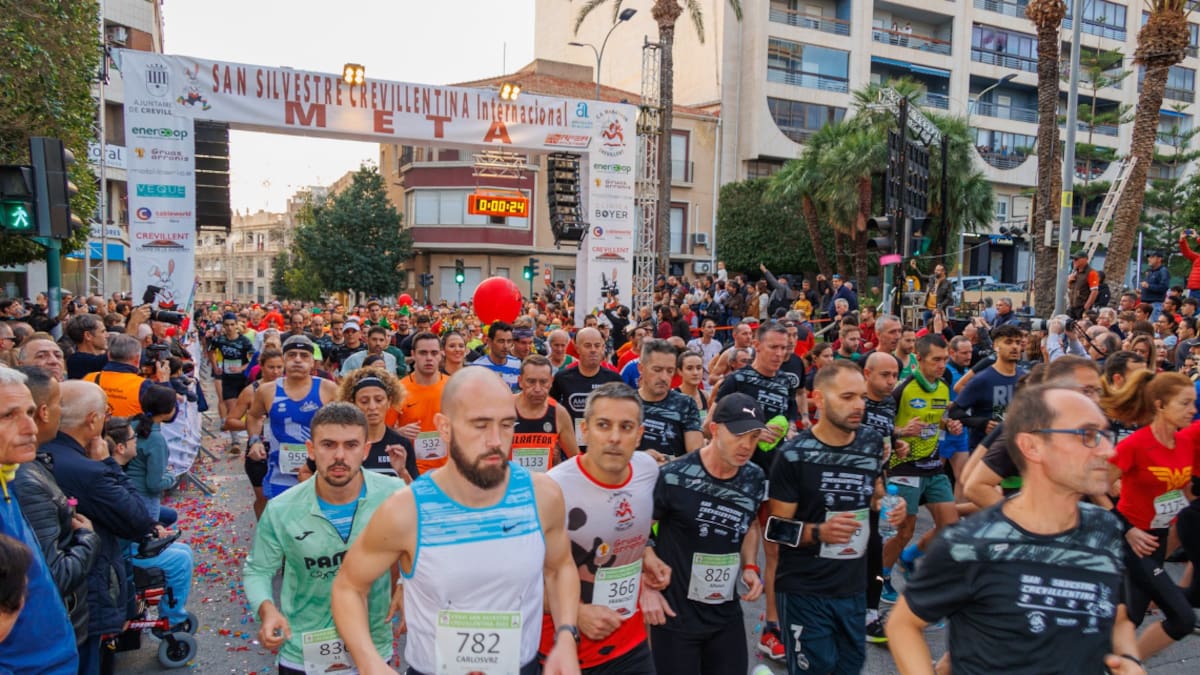 Forajidos. San Silvestre Internacional Crevillentina con Antonio Mas-Presidente Club Marathon Crevillente, organizador de la carrera