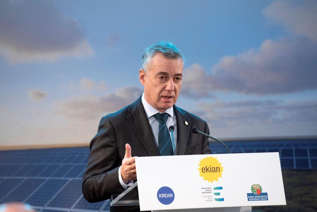  El Lehendakari Iñigo Urkullu durante su intervención en la presentación este lunes del parque de energía solar fotovoltaica EKIAN, que se afincará en el polígono industrial de Arasur, en las cercanías de Vitoria.