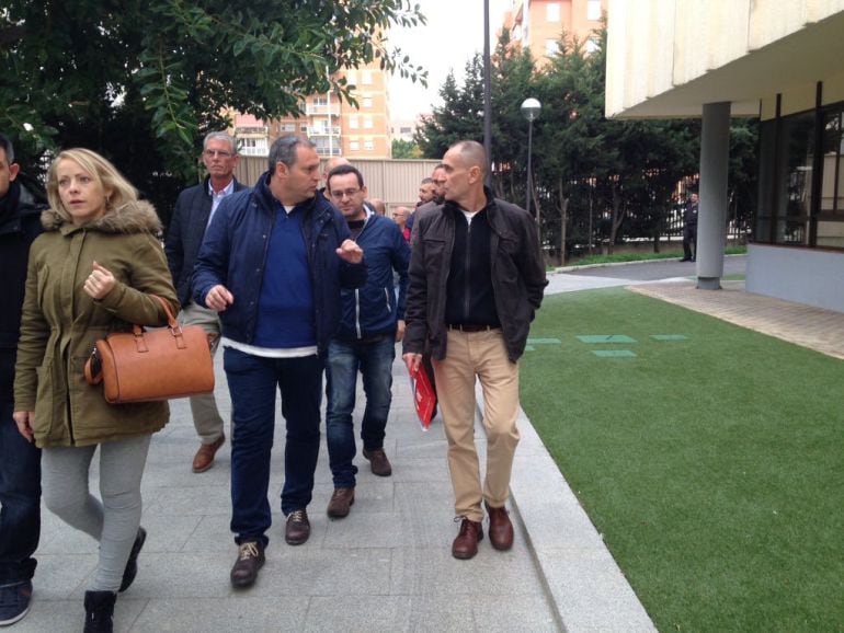 El comité de trabajadores de Limasa durante el registro de la convocatoria de huelga