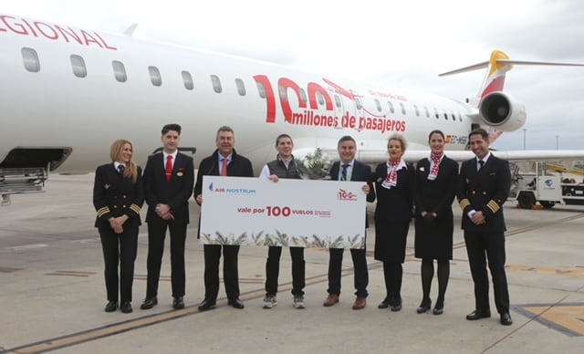 Air Nostrum celebra su pasajero 100 millones