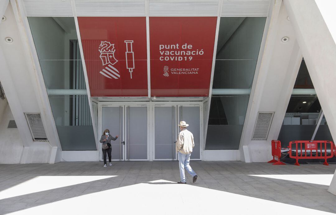 Punto de vacunación en la Ciudad de las Artes y las Ciencias de Valencia