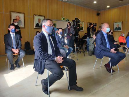 Marí Ribas junto con el presidente del Consell de Ibiza