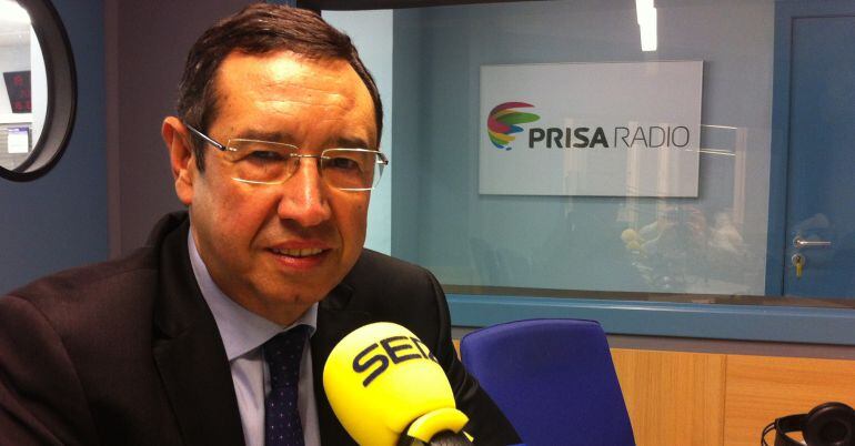 Ramon Farré, als estudis de Ràdio Lleida