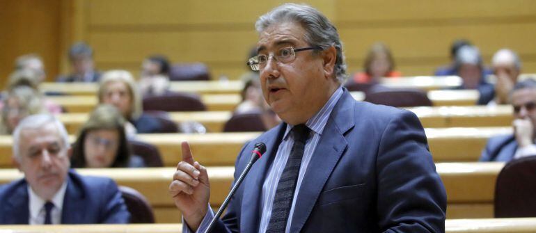 El ministro del Interior, Juan Ignacio Zoido, durante su intervención en la sesión de control al Gobierno hoy en el pleno Senado.