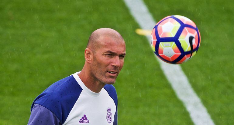 Zidane durante el entrenamiento en Montreal