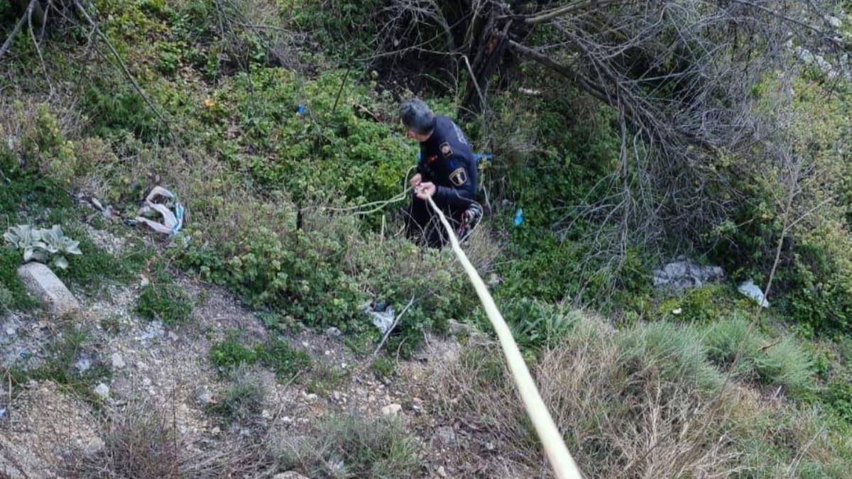 Javier Cháfer, jefe de la Policía Local de Bocairent: "La Policía Local tiene la competencia para ordenar la retirada de las señales y está encargada de la gestión del tráfico en la localidad