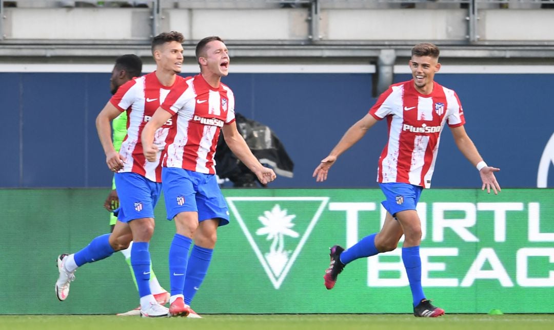 Los jugadores del Atlético de Madrid celebrando un gol frente al Wolfsburgo