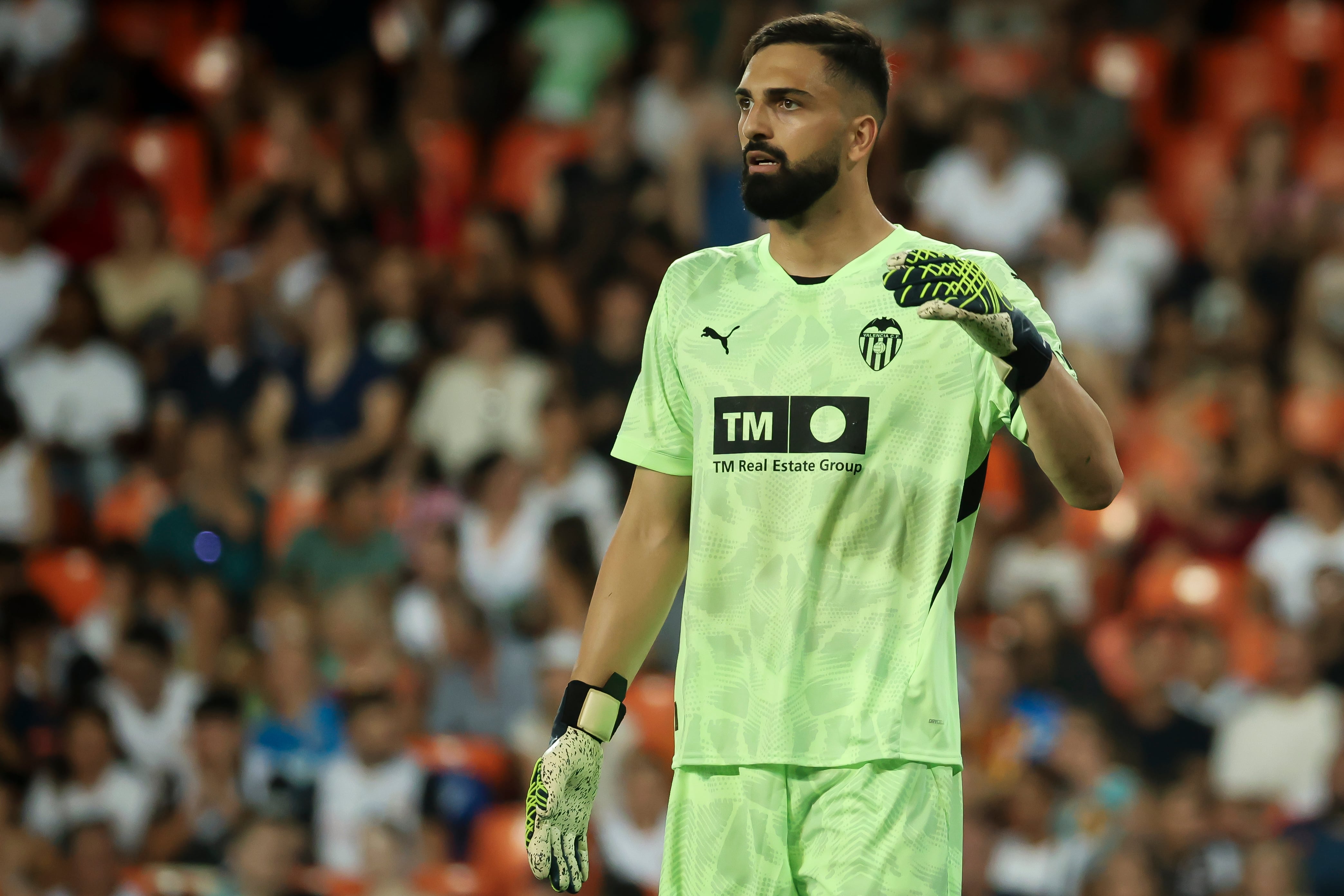 Giorgi Mamardashvili of Valencia CF is playing during the Taronja Trophy match between Valencia CF and Eintracht Frankfurt at Mestalla Stadium in Valencia, Spain, on August 10, 2024. (Photo by Jose Miguel Fernandez/NurPhoto via Getty Images)