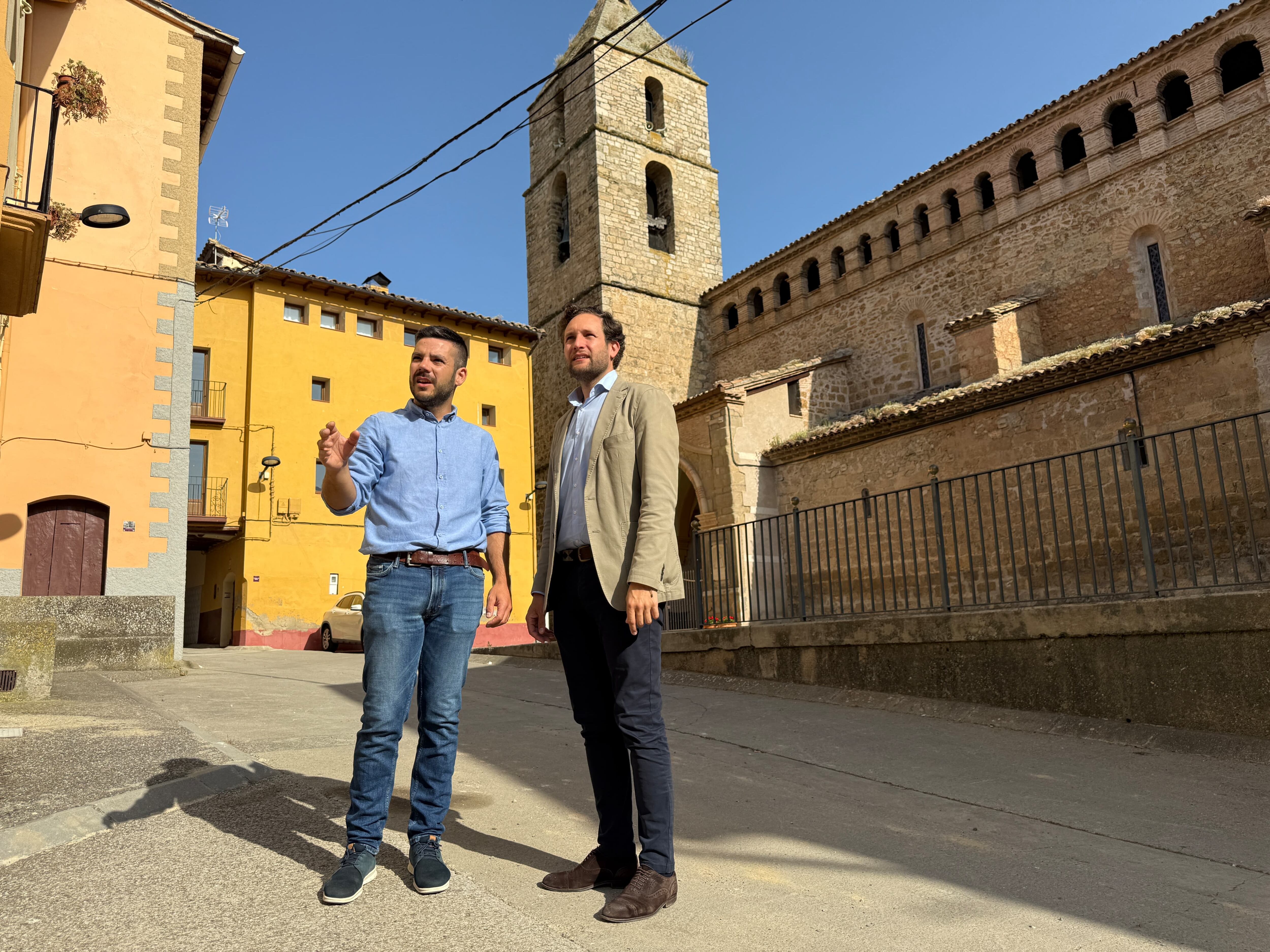 El alcalde de Secastilla, Lorenzo Rabal, con el presidente de la DPH, Isaac Claver. Foto: DPH