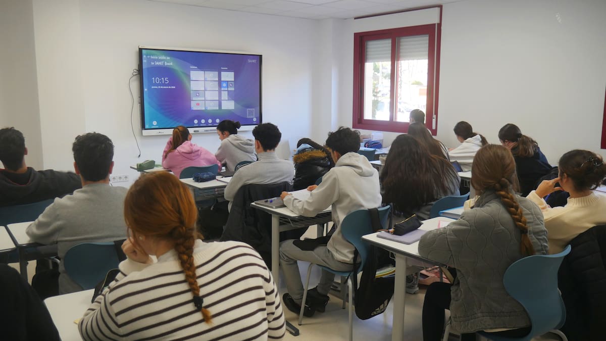 Esta es la forma que tiene de enseñar dibujo la candidata a ser la mejor profesora del mundo: "Rosalía es Goya"