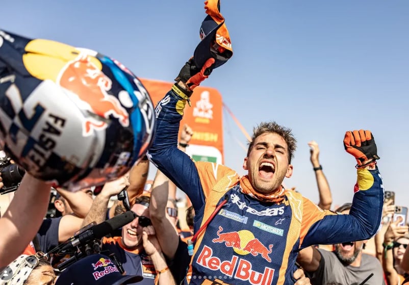 Luciano Benavides tras ganar el Rally Dakar 2026 de la forma más increíble posible. SomosDakar