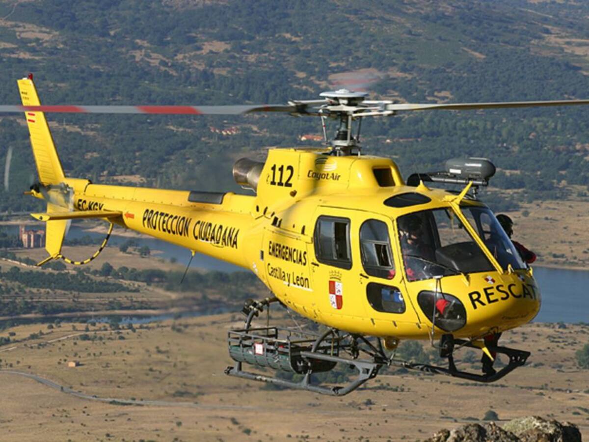 Rescatan a un hombre en helicóptero tras sufrir una caída en una zona de difícil acceso en Porto