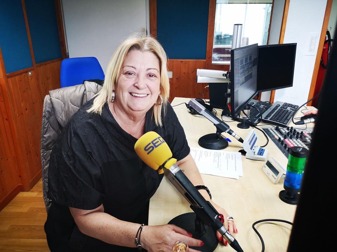 Lola Sainz en una entrevista en la Cadena Ser en Cantabria.