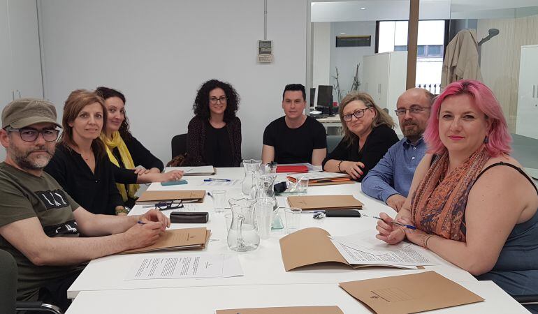 Artistas que realizarán la Falla infantil municipal 2019 y el jurado que ha elegido el proyecto