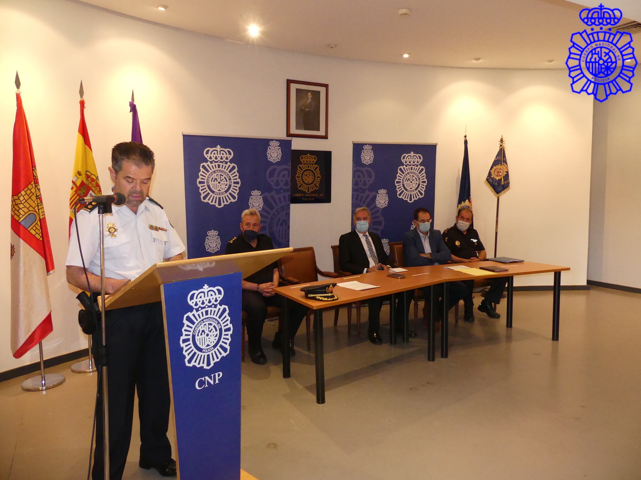 La Dirección Provincial de Educación   concede una Mención Honorífica al Delegado Provincial de Participación     Ciudadana de la Policía Nacional