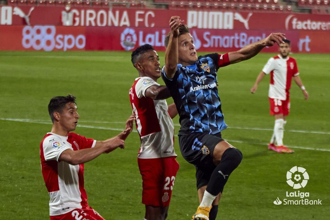 José Corpas ganando la partida a Yoel Bárcenas en Girona.