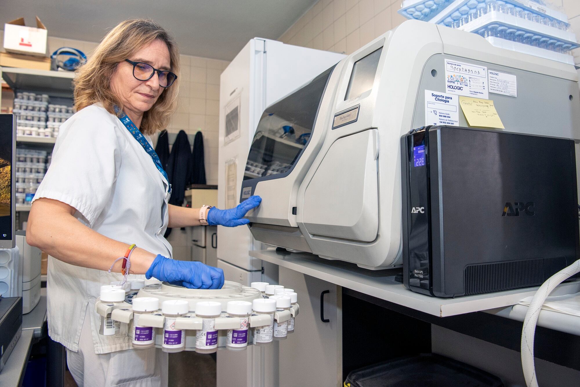 El Hospital realiza una cribado habitual para detección precoz del cáncer de útero