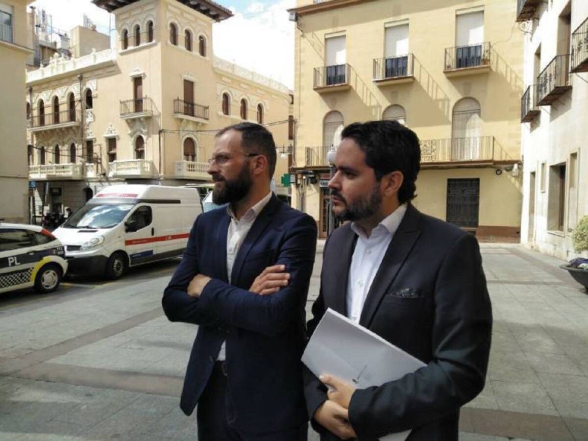 Caballero y Sempere llevarán a los tribunales al alcalde porque no les pone un despacho