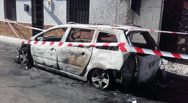 El ingresado en prisión también prendió fuego al coche de la actual pareja de su ex-mujer 