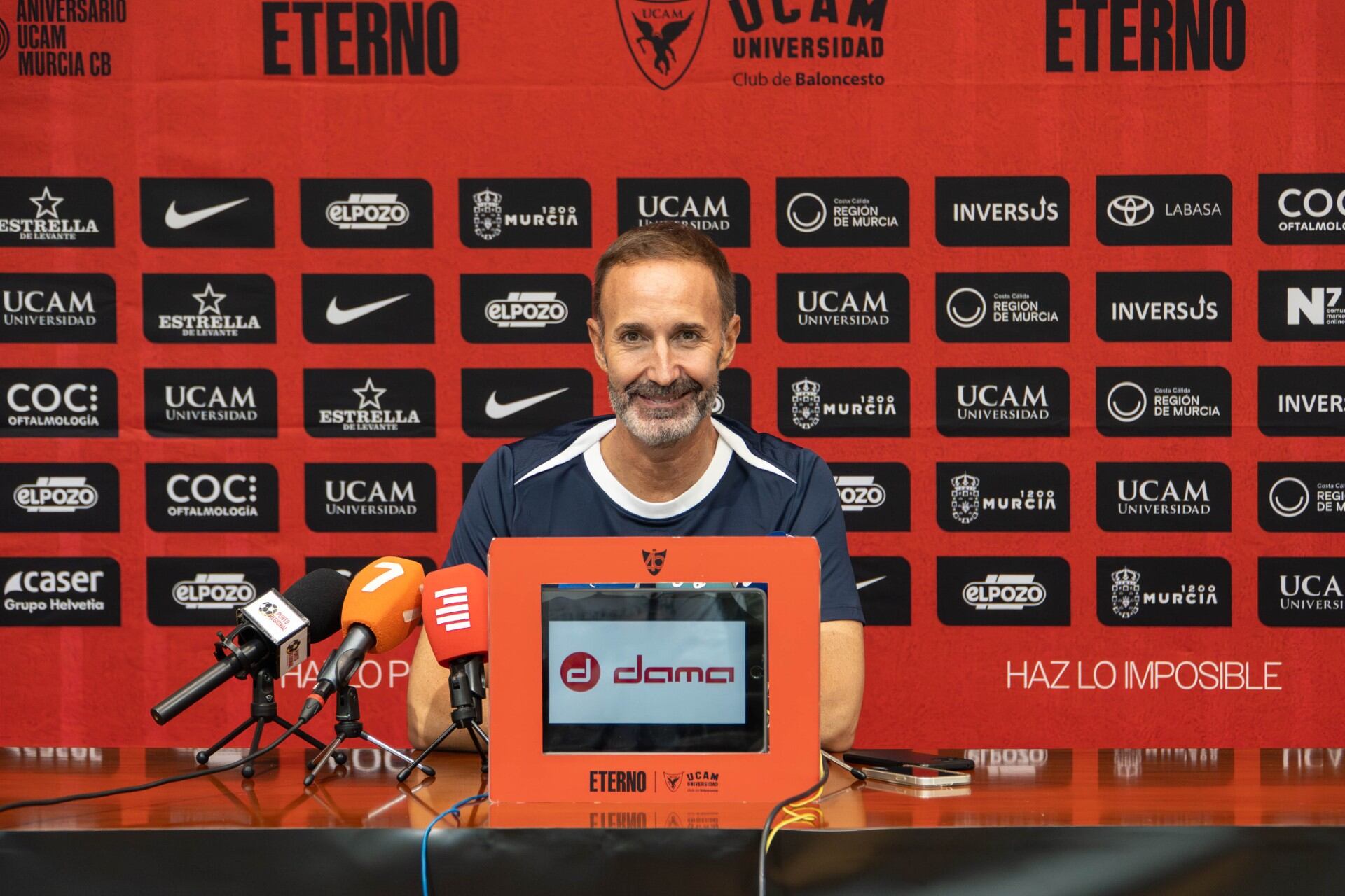 Sito Alonso, técnico de UCAM Murcia, en la previa de una rueda de prensa.