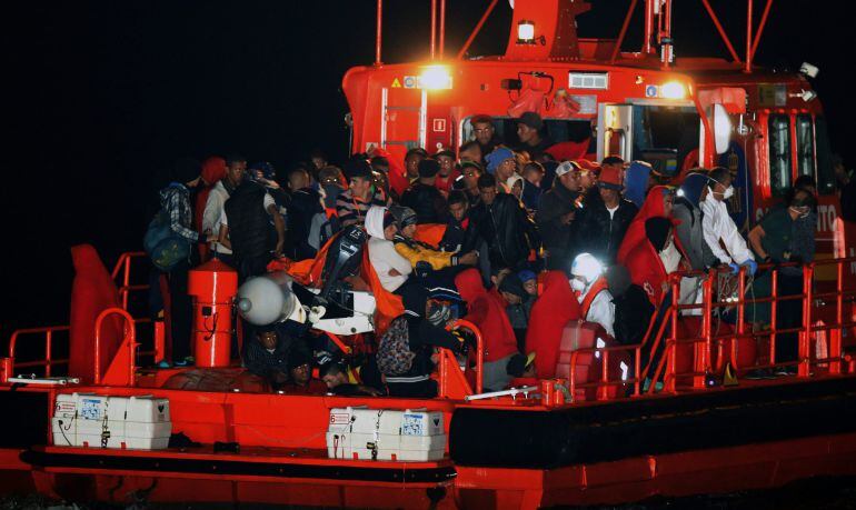 Este domingo llegaron a costas de Almería otros 188 inmigrantes de origen magrebí en siete pateras